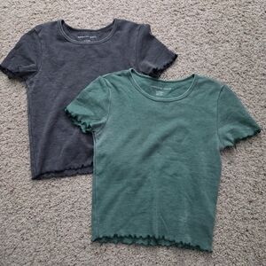 AEO Womens Short Sleeve Tees in Gray and Green